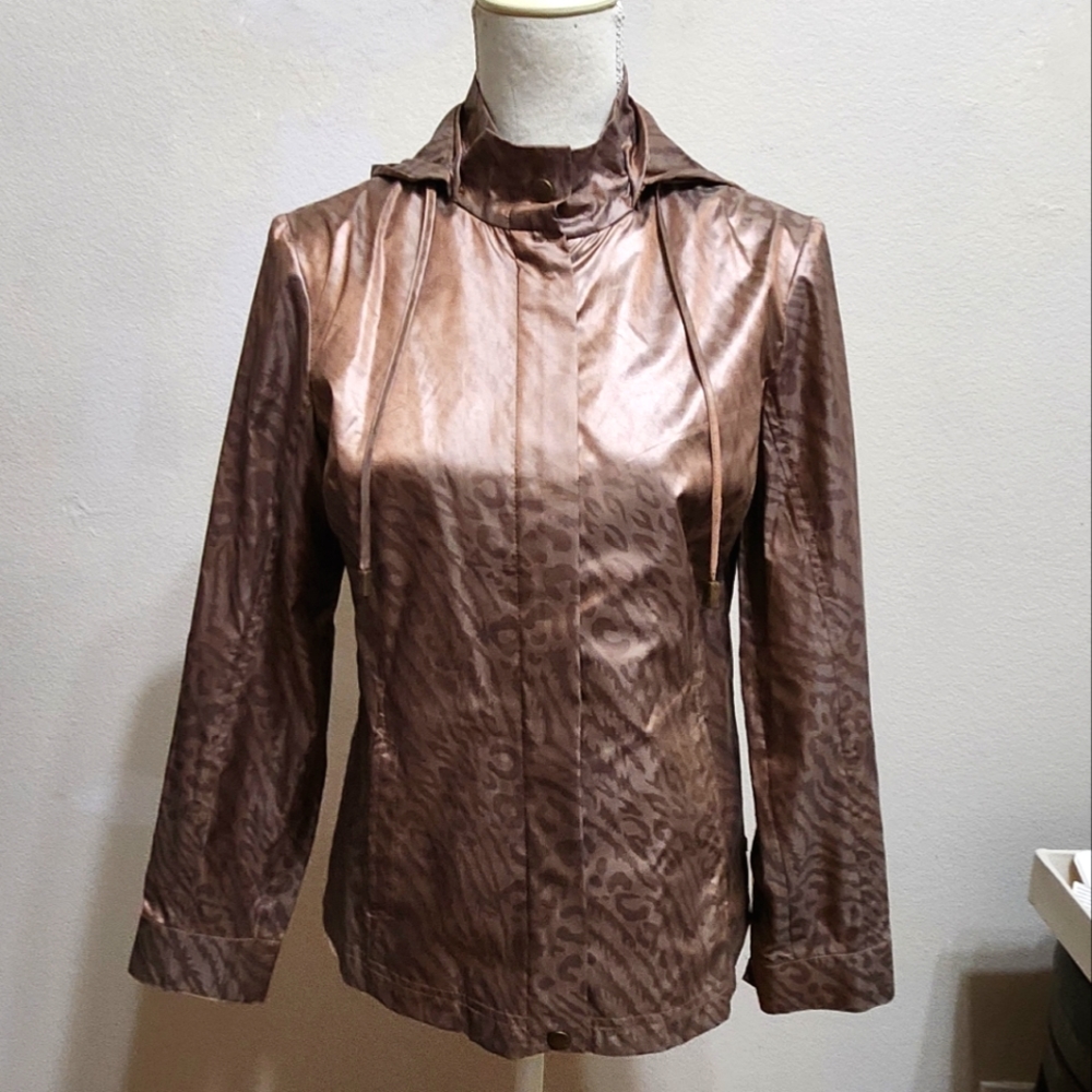 Like new Chico's  Zenergy jacket size 0